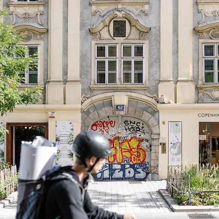 Kleines Stadthaus In Toplage Villa Wina Bagian luar foto