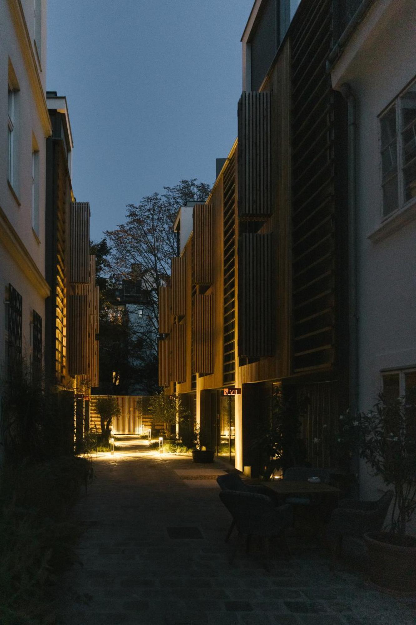 Kleines Stadthaus In Toplage Villa Wina Bagian luar foto
